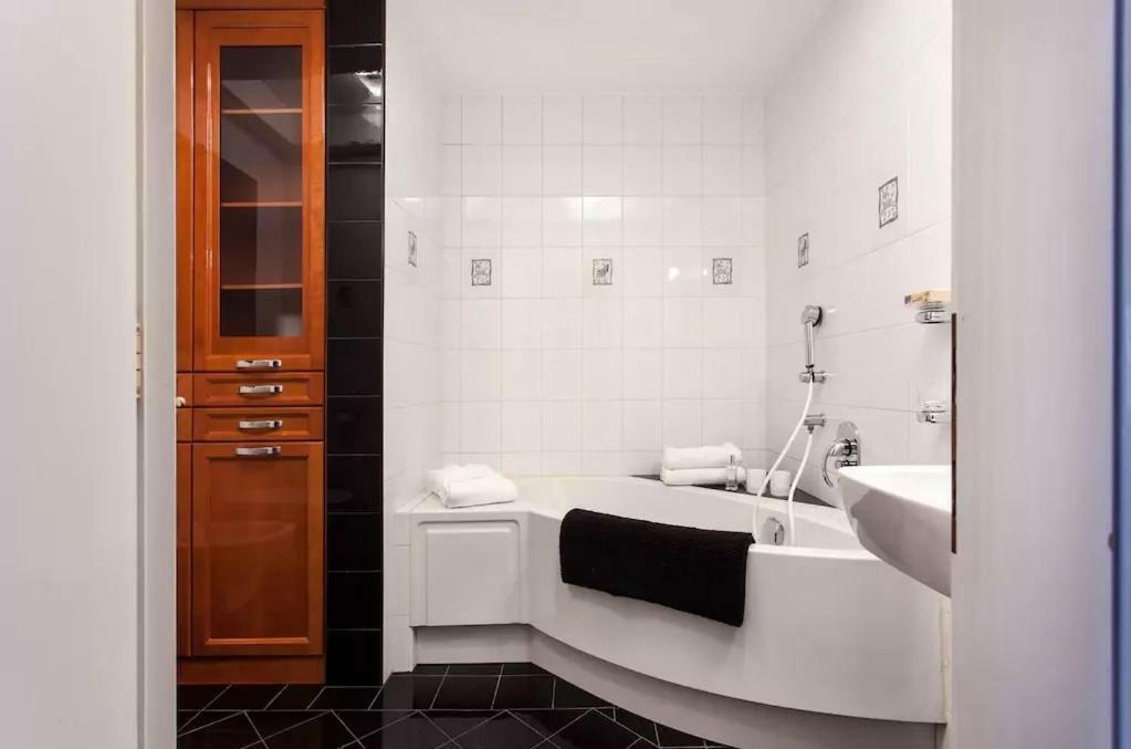 Apartmán Center Marvel Lublaň Exteriér fotografie